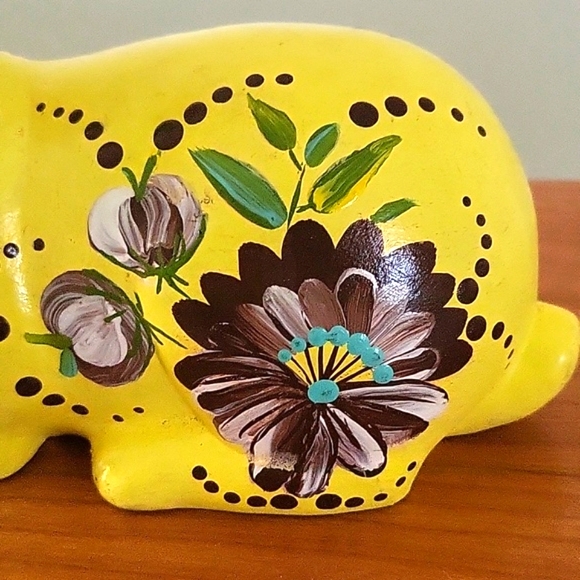 Hand Painted Bunny Rabbit Figure Hobbyist - Picture 6 of 7